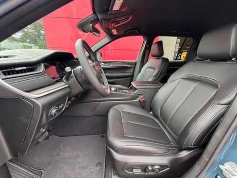 New 2026 Jeep Grand Cherokee Limited RWD image 12