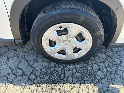 Used 2023 Subaru Forester AWD/4WD image 12