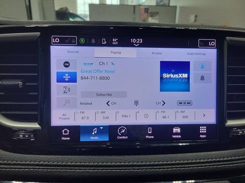 Used 2023 Chrysler Pacifica Touring-L FWD image 40