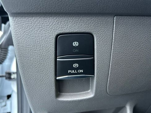 Used 2023 Ford Transit 350 XLT image 26