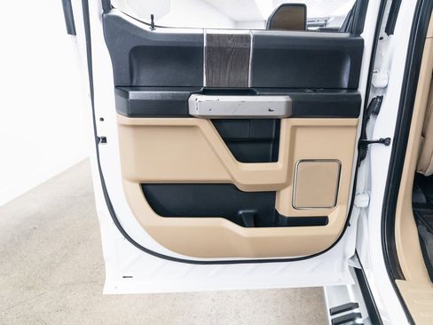 Used 2020 Ford F250 Lariat image 18