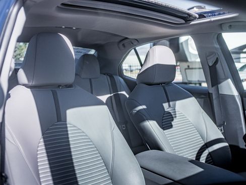 Used 2024 Toyota Camry SE image 39