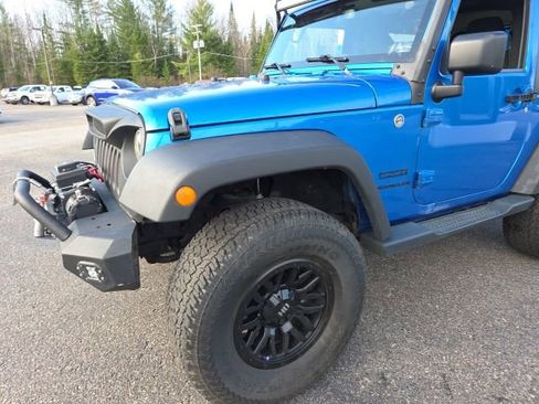 Used 2015 Jeep Wrangler Sport w/ Quick Order Package 24S AWD/4WD image 31