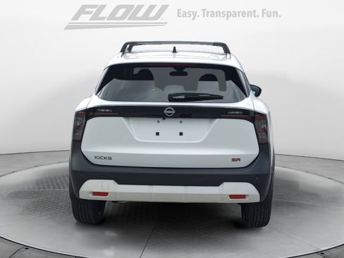 New 2026 Nissan Kicks SR w/ Cold Weather Package FWD image 6