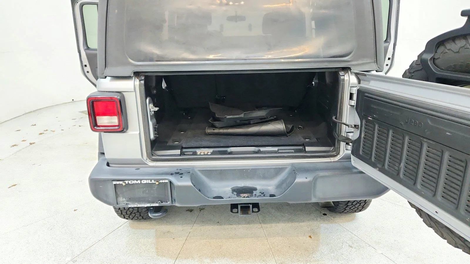 Used 2021 Jeep Wrangler Unlimited Sport AWD/4WD image 35