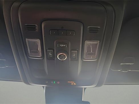 Used 2024 GMC Yukon SLT w/ SLT Luxury Package image 35