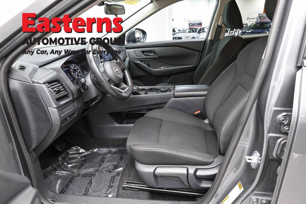 Used 2024 Nissan Rogue S AWD/4WD image 14