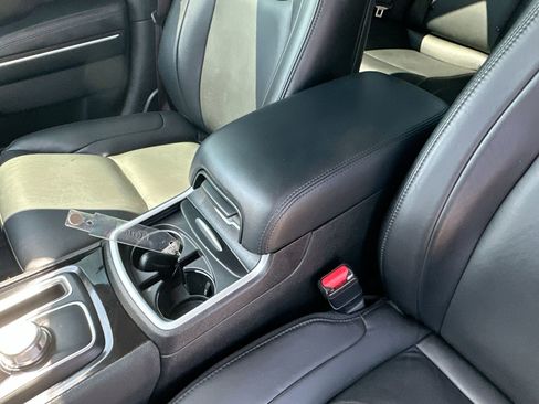 Used 2023 Chrysler 300 Touring L w/ Safetytec Plus Group image 20