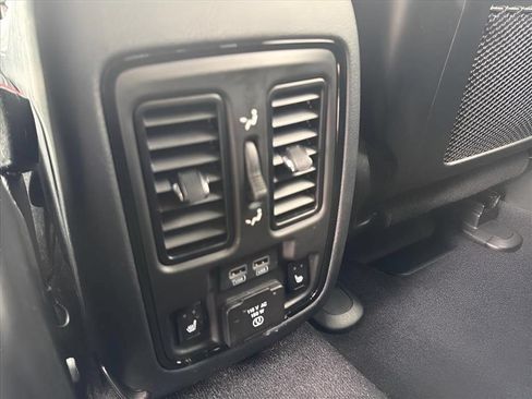 Used 2025 Dodge Durango R/T AWD/4WD image 14