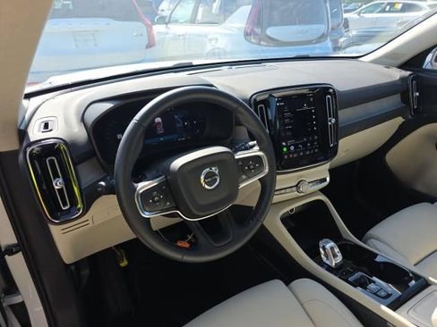 Used 2026 Volvo XC40 B5 Plus AWD/4WD image 13