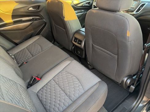 Used 2018 Chevrolet Equinox LT image 24