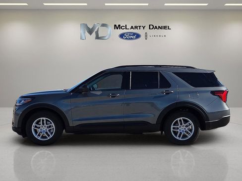 New 2026 Ford Explorer Active RWD image 3