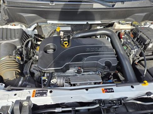 Used 2024 Chevrolet Equinox LT image 17