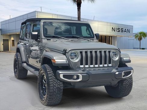 Used 2020 Jeep Wrangler Unlimited Sahara w/ Dual Top Group AWD/4WD image 9