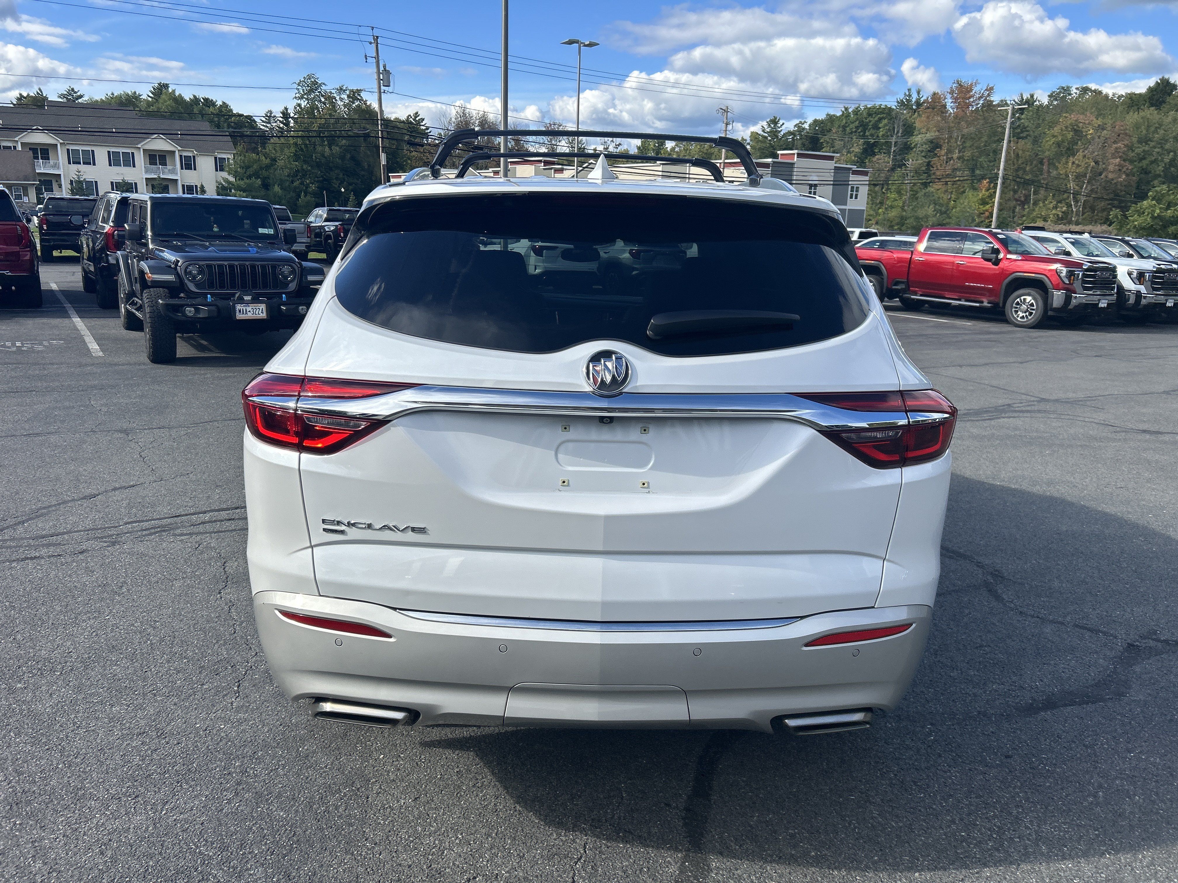 Used 2020 Buick Enclave Premium w/ Sun and Sites Package AWD/4WD image 6