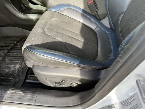 Used 2016 Chrysler 200 S w/ Comfort Group image 19