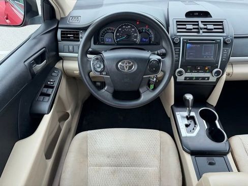 Used 2013 Toyota Camry LE image 15