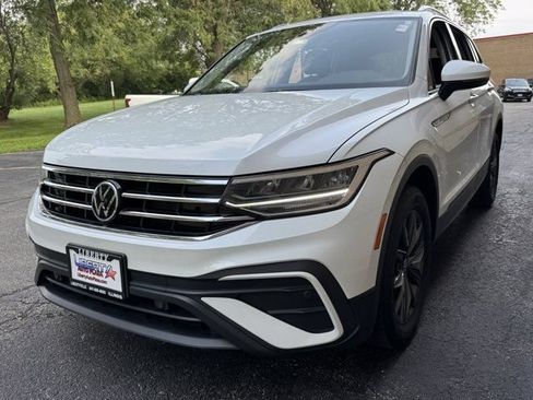 Used 2023 Volkswagen Tiguan SE AWD/4WD image 52