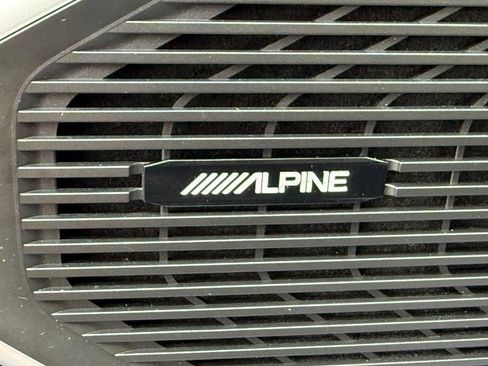 Used 2022 Jeep Wagoneer Series III AWD/4WD image 28