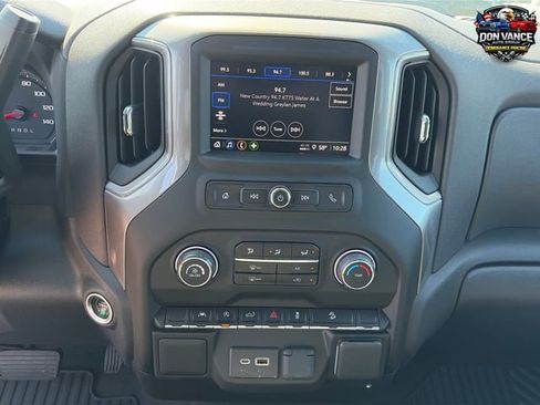 Used 2022 Chevrolet Silverado 1500 Custom Trail Boss AWD/4WD image 19