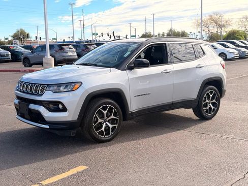 Used 2025 Jeep Compass Limited AWD/4WD image 2