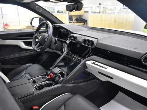 Used 2024 Lamborghini Urus S AWD/4WD image 23