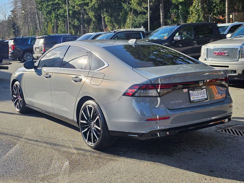 Used 2025 Honda Accord Touring image 3