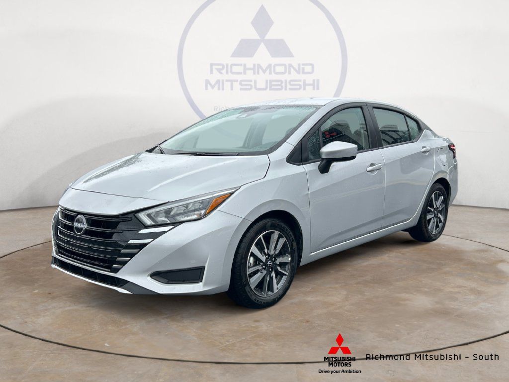 Used 2025 Nissan Versa SV FWD image 7