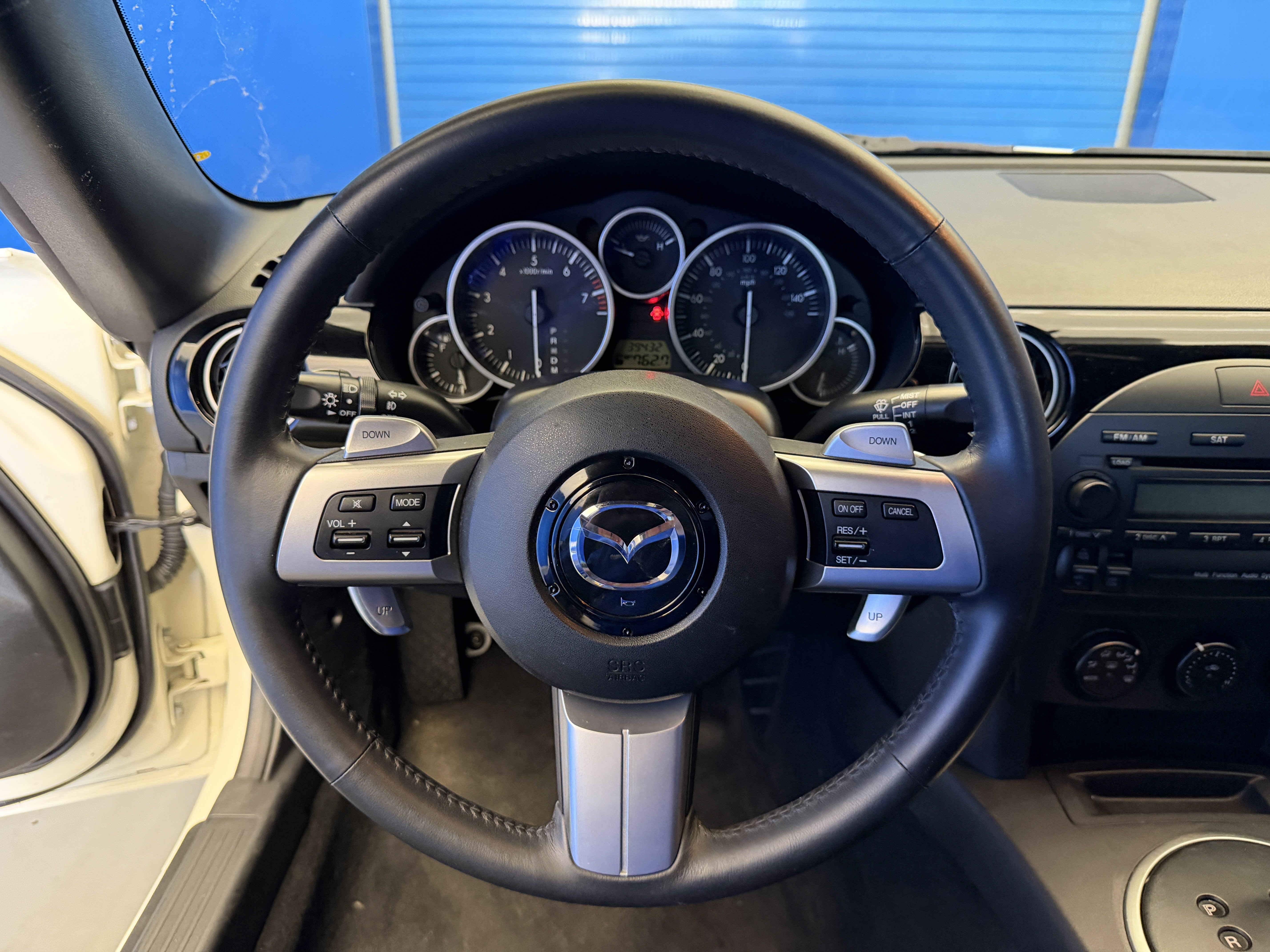 Used 2006 MAZDA MX-5 Miata Touring RWD image 13