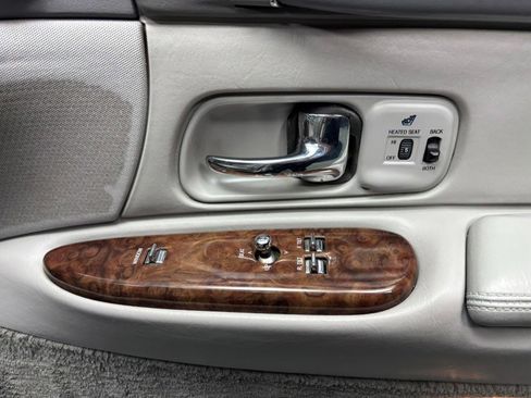 Used 1997 Lincoln Town Car Signature image 27