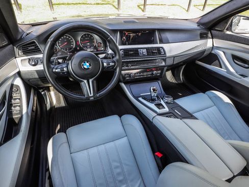 Used 2015 BMW M5 RWD image 26
