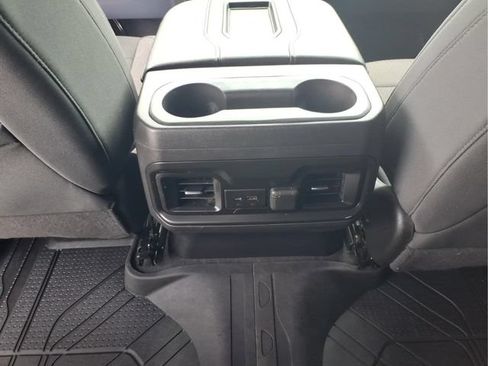 Used 2021 Chevrolet Silverado 1500 RST AWD/4WD image 16