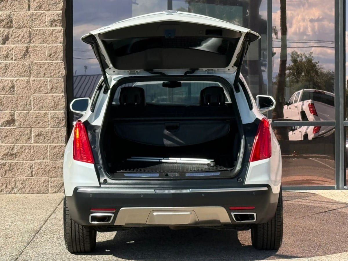 Used 2017 Cadillac XT5 Platinum w/ Driver Assist Package AWD/4WD image 30