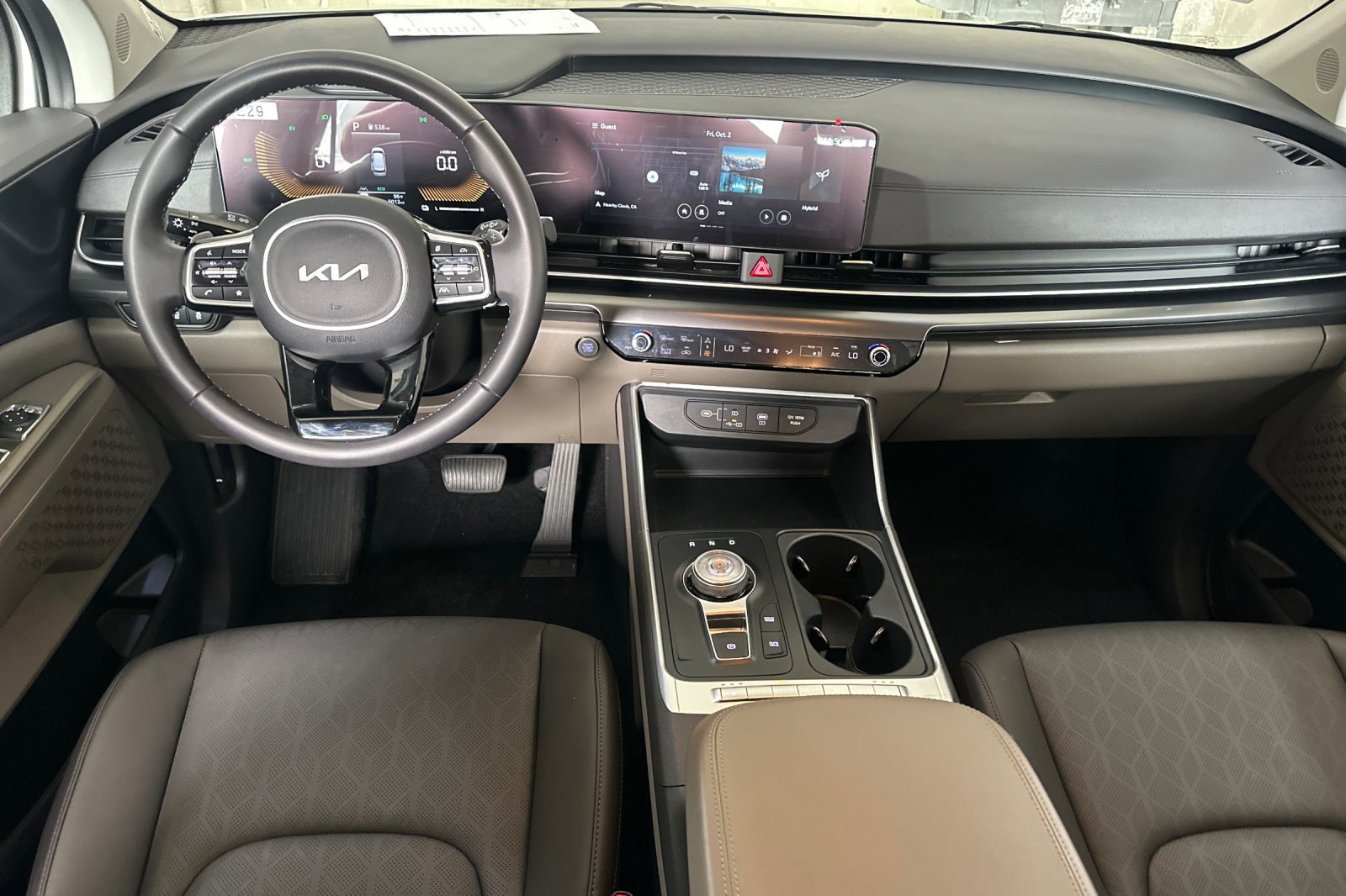 Used 2026 Kia Carnival LXS FWD image 14
