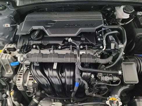 Used 2025 Hyundai Elantra SEL FWD image 30