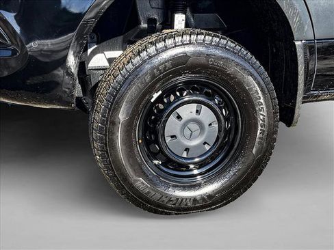 Used 2024 Mercedes-Benz Sprinter 2500 image 23