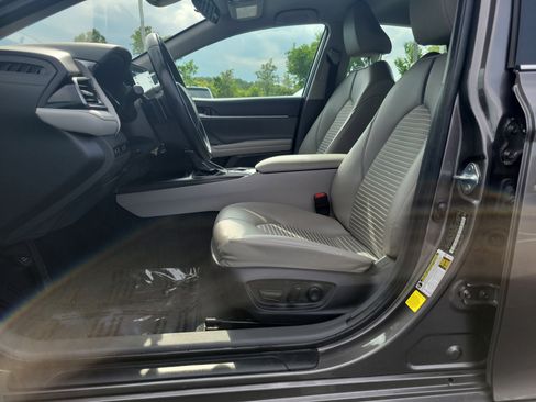 Certified 2024 Toyota Camry SE FWD image 15