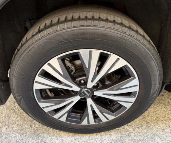 Used 2023 Nissan Rogue SV FWD image 28