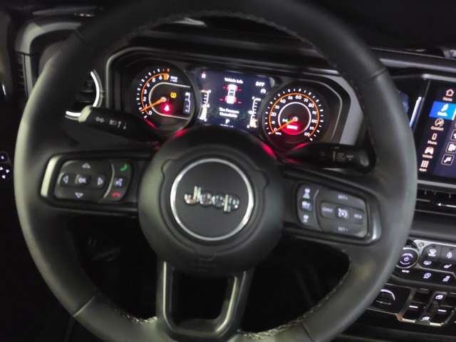 Used 2025 Jeep Gladiator Sport AWD/4WD image 36