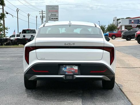 Used 2025 Kia K4 FWD image 14