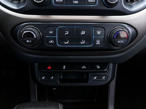 Used 2018 Chevrolet Colorado Z71 image 25