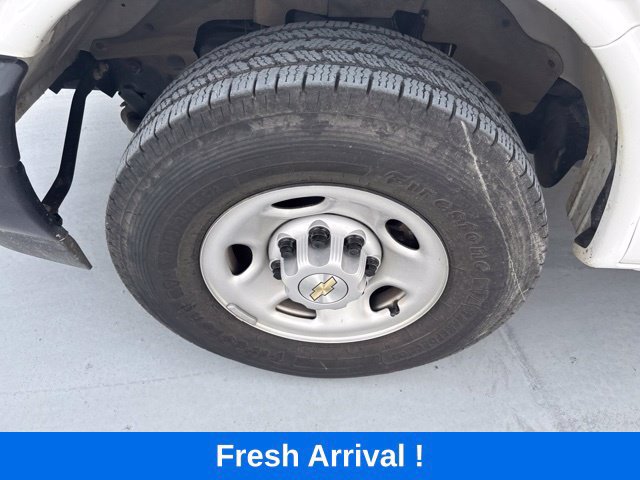 Used 2025 Chevrolet Express 2500 w/ Driver Convenience Package RWD image 17