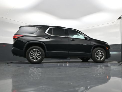 Used 2023 Chevrolet Traverse LT FWD image 24