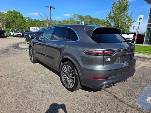 Used 2023 Porsche Cayenne Platinum Edition AWD/4WD image 2