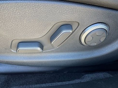 Used 2025 Genesis G80 2.5T image 22