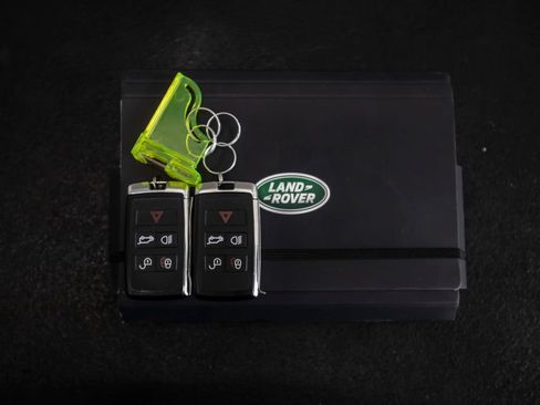 Used 2024 Land Rover Defender 110 X-Dynamic SE AWD/4WD image 47