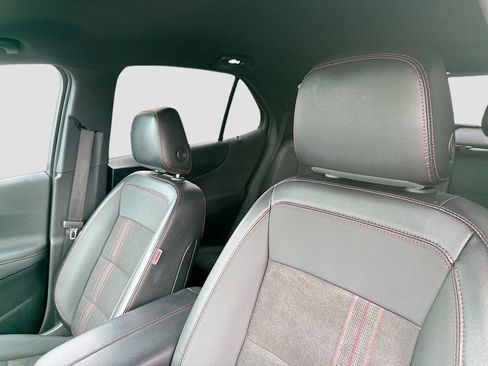 Used 2023 Chevrolet Equinox RS FWD image 11