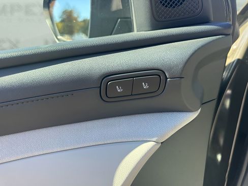 Used 2025 Hyundai Tucson Limited image 11