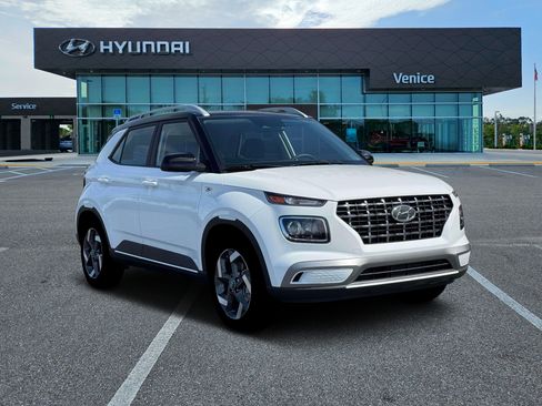 New 2026 Hyundai Venue SEL FWD image 11