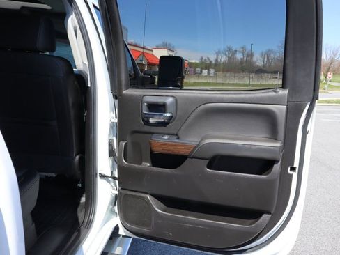 Used 2019 GMC Sierra 3500 Denali image 20